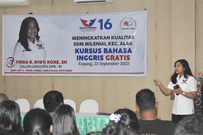 Bacaleg DPR RI Firda Riwu Kore Gelar Kursus Bahasa Inggris Bagi Milenial Kota Kupang/Ist