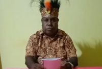 Tokoh Peguyuban Papua di NTT, Pdt. Thomas Ateta, S.Th, M.Th., imbau Warga NTT
